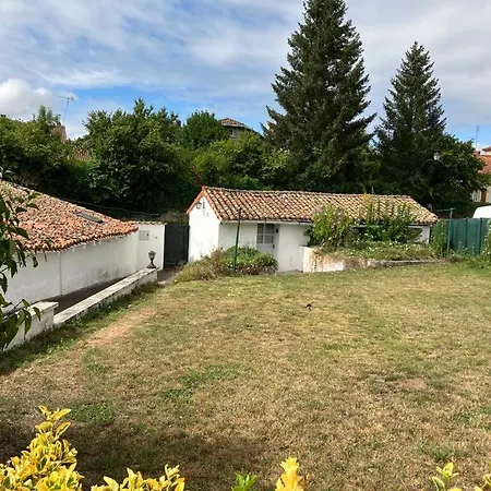 Des Tournesols בית נופש Oradour-Fanais