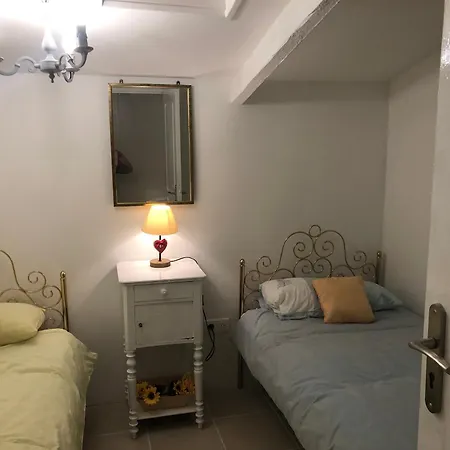 בית נופש Des Tournesols Oradour-Fanais