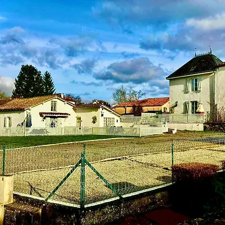 Des Tournesols בית נופש Oradour-Fanais